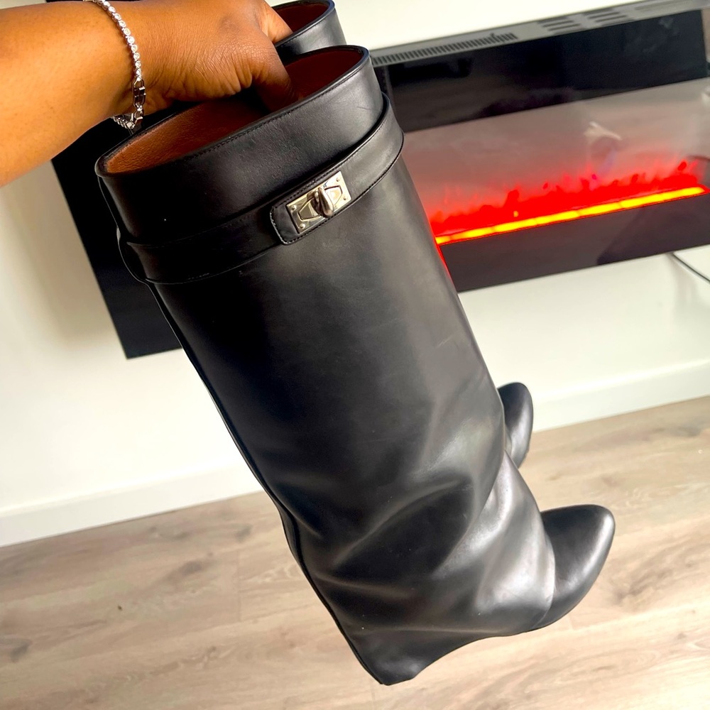 GIVENCHY SHARK LOCK BOOTS SIZE 39 IT